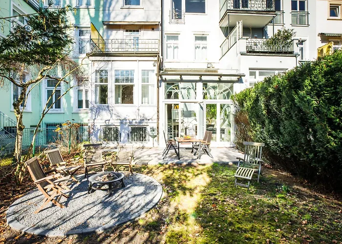 Soiree Near Alster With Garden And Party Apartament Hamburg