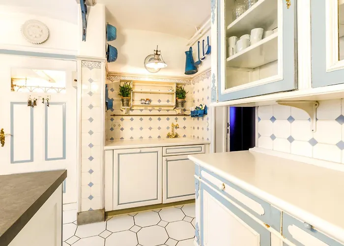 Apartament Soiree Near Alster With Garden And Party