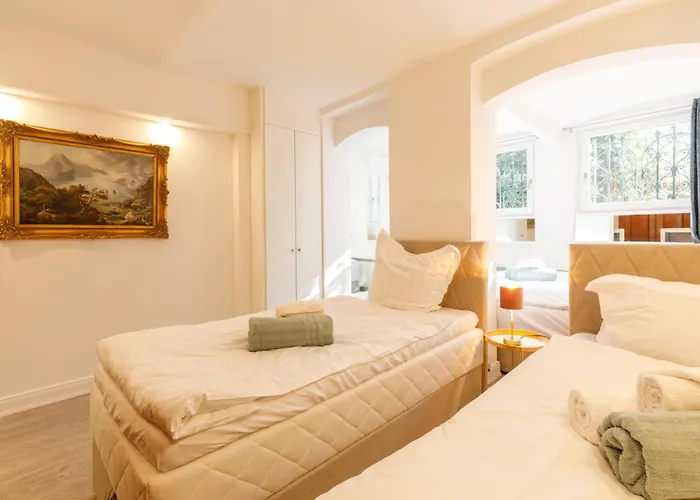 Soiree Near Alster With Garden And Party Apartament Hamburg